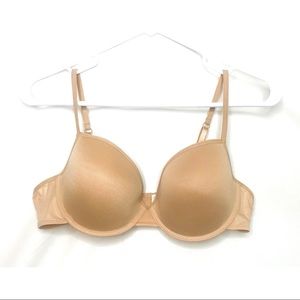 Maidenform women’s Nude bra size 38C , in perfect condition, only worn once!